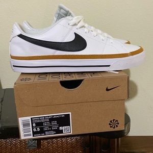 Women’s Nike court legacy size 8
